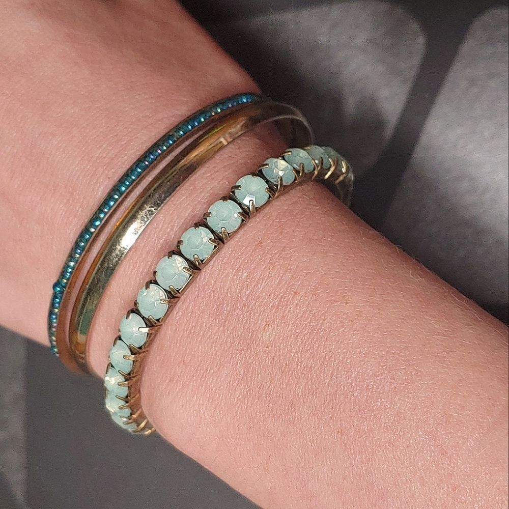 Lot of 3 Teal & Goldtone bracelets